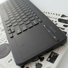 Carica l&#39;immagine nel visualizzatore di Gallery, Tastiera e touchpad wireless Microsoft All-in-one Media
